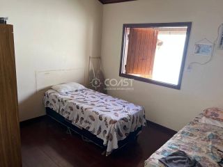 Casa Rústica com Estilo Anos 90 para Vender na Coroa do Meio