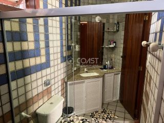 Casa Rústica com Estilo Anos 90 para Vender na Coroa do Meio
