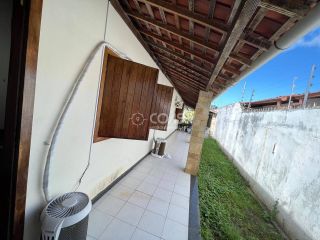 Casa Rústica com Estilo Anos 90 para Vender na Coroa do Meio