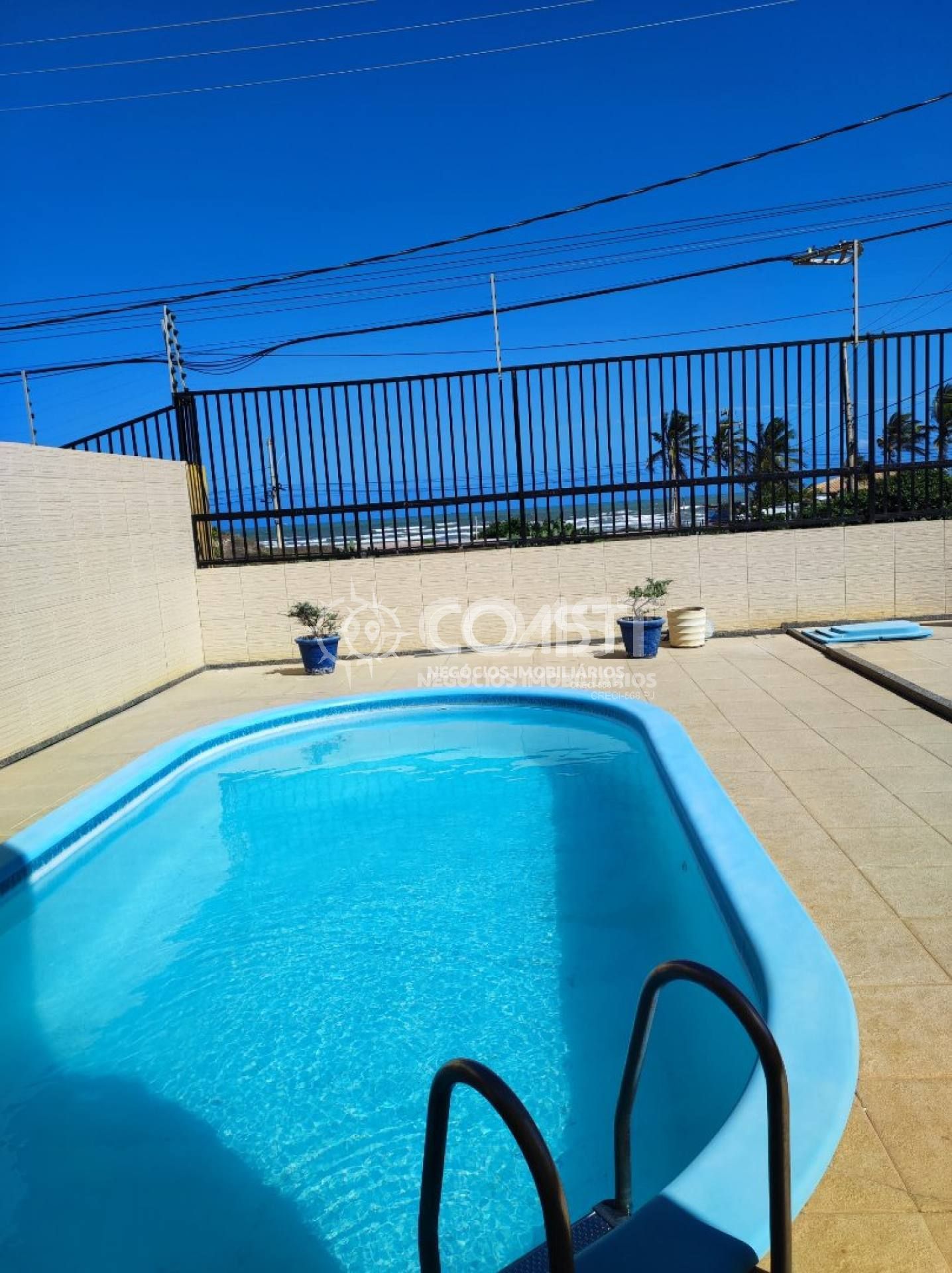 Vendo Excelente Casa 04 quartos Frente Mar no bairro Aruana