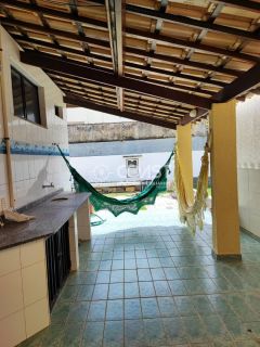 Vendo Excelente Casa 04 quartos Frente Mar no bairro Aruana