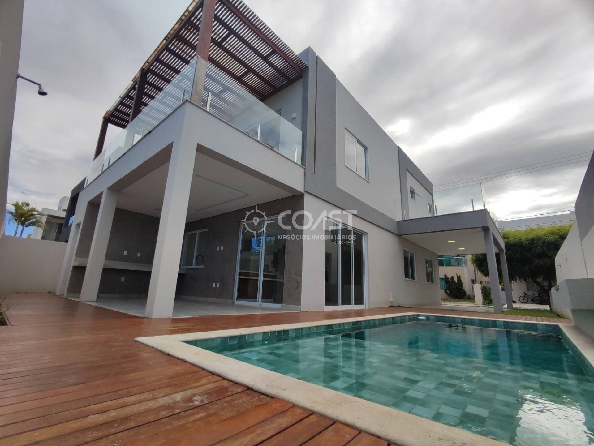 Vende Casa no Condomínio Fragatta com 4 quartos sendo 2 suítes