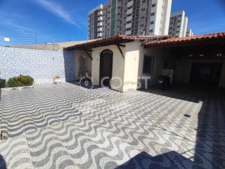 Casa Para Venda com 2 quartos no bairro Aruana em Aracaju