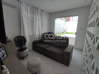 Casa à venda na Aruana com piscina.