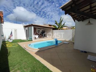 Casa à venda na Aruana com piscina.
