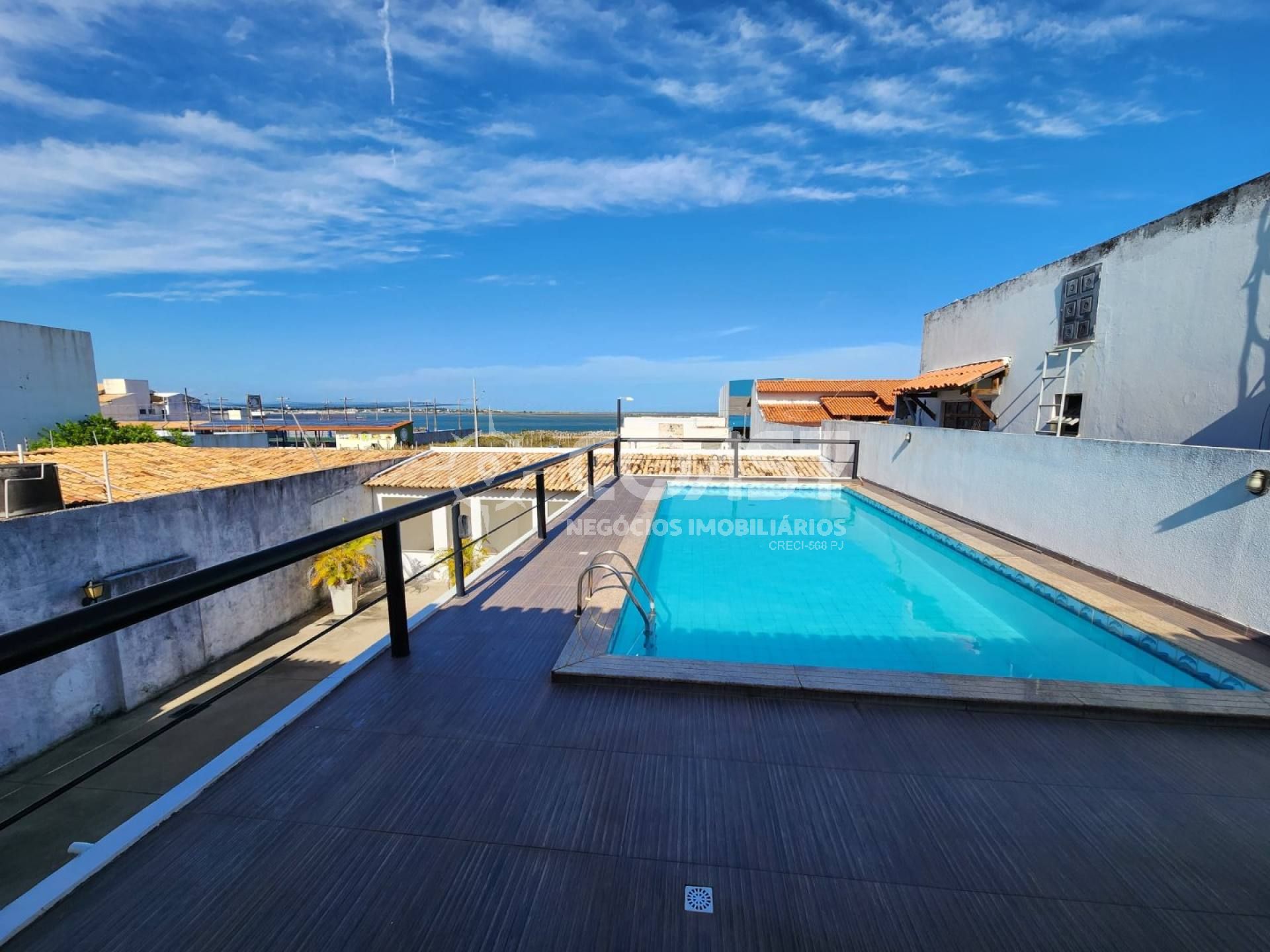 Imóvel Comercial com 10 salas à Venda, na Coroa do Meio.