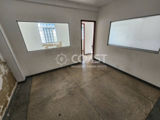 Imóvel Comercial com 10 salas à Venda, na Coroa do Meio.