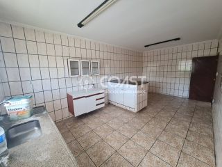 Imóvel Comercial com 10 salas à Venda, na Coroa do Meio.