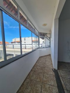 Imóvel Comercial com 10 salas à Venda, na Coroa do Meio.