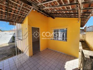 VENDO EXCELENTE CASA COMERCIAL COM LOCALIZAÇÃO ESTRATÉGICA.