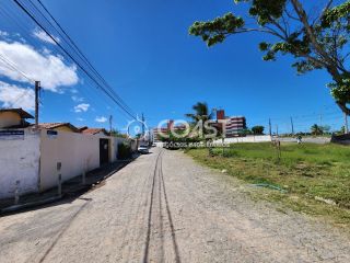 VENDO EXCELENTE CASA COMERCIAL COM LOCALIZAÇÃO ESTRATÉGICA.