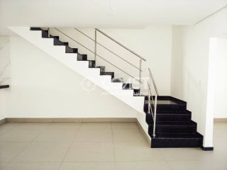 Casa Para Vender com 3 quartos 1 suítes no bairro Aruana