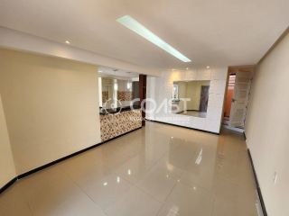 Alugo uma excelente casa com 3/4 na Aruana