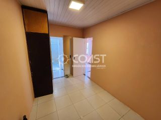 Alugo uma excelente casa com 3/4 na Aruana