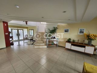 Casa alto padrão com 5/4 para vender em condomínio próximo da praia