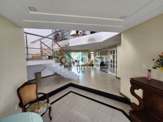 Casa alto padrão com 5/4 para vender em condomínio próximo da praia