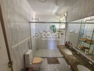 Casa alto padrão com 5/4 para vender em condomínio próximo da praia