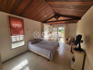 Casa alto padrão com 5/4 para vender em condomínio próximo da praia