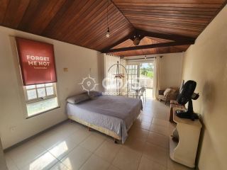 Casa alto padrão com 5/4 para vender em condomínio próximo da praia