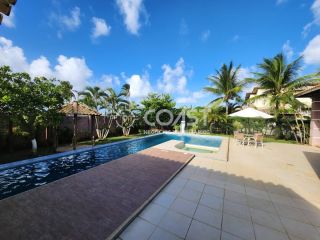 Casa alto padrão com 5/4 para vender em condomínio próximo da praia