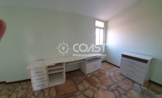 Vendo Excelente Casa com Conforto, Segurança e Praia: O Combo Perfeito Para Você!