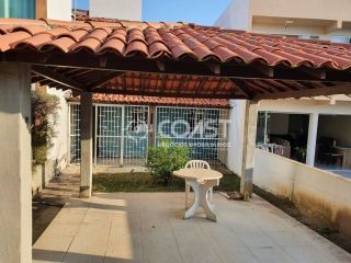 Vendo Excelente Casa com Conforto, Segurança e Praia: O Combo Perfeito Para Você!