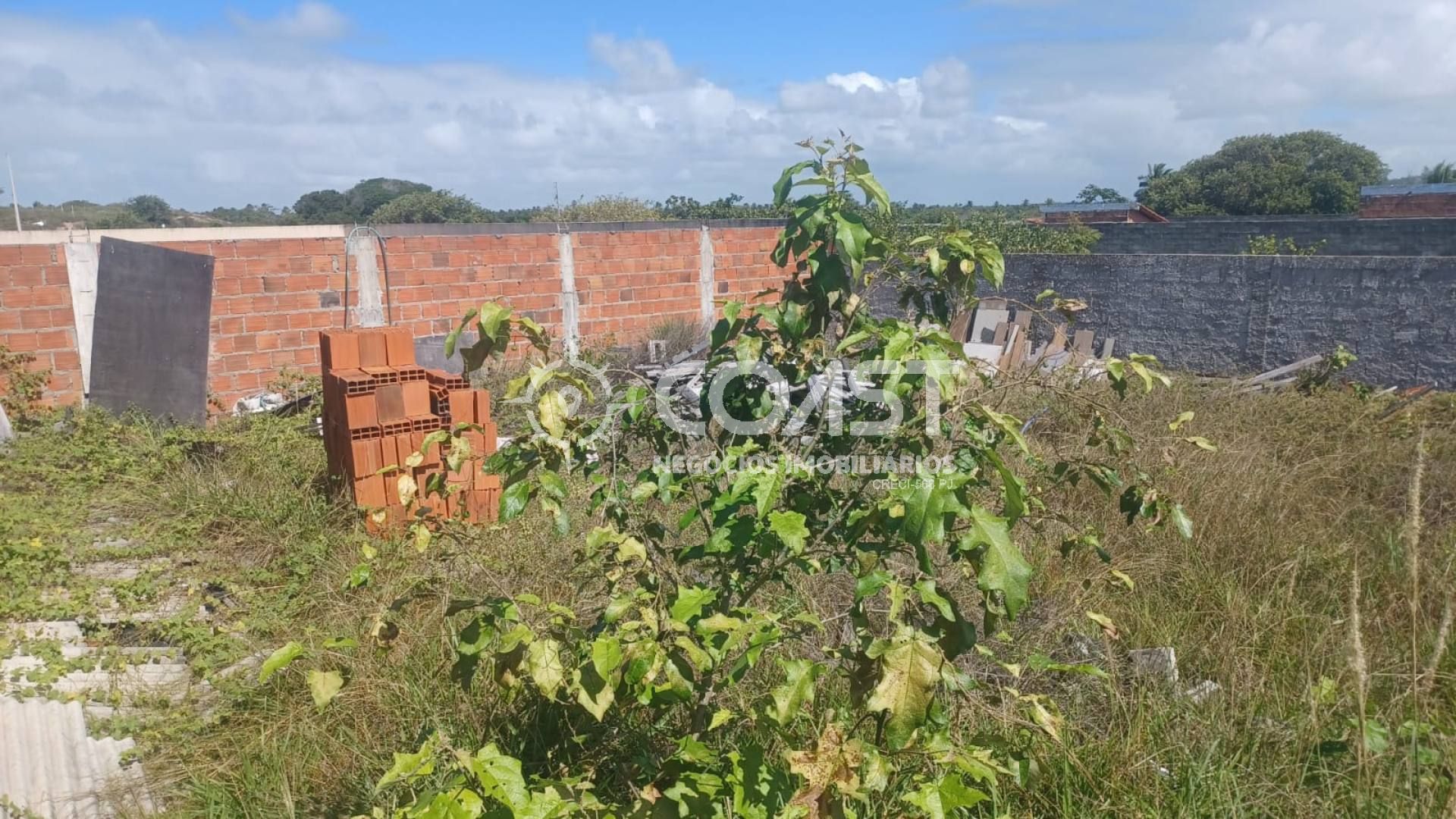 Vendo Terreno 14x28m² na Avenida João José de Santana