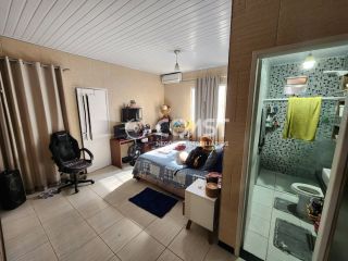 Vendo excelente casa na Aruana, completa pra você viver com conforto e estilo!