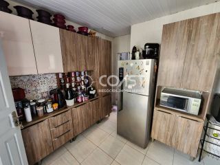 Vendo excelente casa na Aruana, completa pra você viver com conforto e estilo!