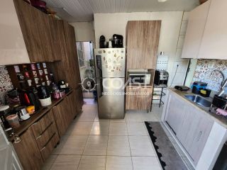 Vendo excelente casa na Aruana, completa pra você viver com conforto e estilo!