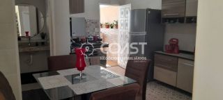 Vendo excelente casa com 2/4 sendo uma suíte e um quintalzão esperando por você!