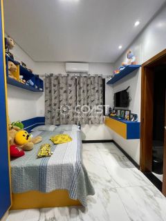 Vendo excelente casa aconchegante com 3 quartos, e área de lazer.