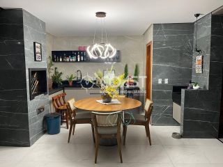 Vendo excelente casa aconchegante com 3 quartos, e área de lazer.