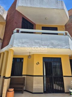 Alugo Casa mobiliada com 4/4 sendo 2 Suíte, Frente Mar no bairro Aruana.