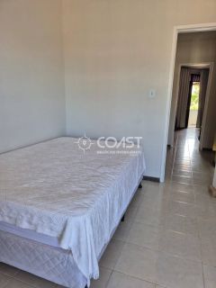 Alugo Casa mobiliada com 4/4 sendo 2 Suíte, Frente Mar no bairro Aruana.