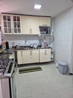 Alugo Casa mobiliada com 4/4 sendo 2 Suíte, Frente Mar no bairro Aruana.