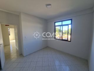Alugo Apartamento sem a Mobília com 3/4 sendo (1suíte), e varanda aconchegante.
