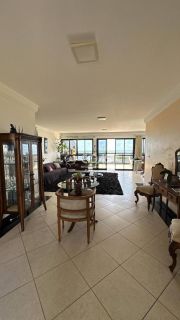 Vista Deslumbrante + Conforto Absoluto: Sua Nova Cobertura dos Sonhos!