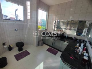 Casa em Condomínio com 7 quartos, sendo 3 suítes no bairro Aruana