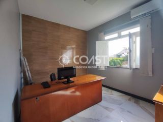 Casa em Condomínio com 7 quartos, sendo 3 suítes no bairro Aruana