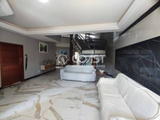 Casa em Condomínio com 7 quartos, sendo 3 suítes no bairro Aruana