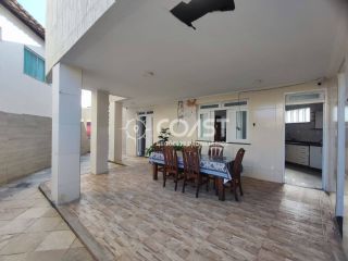 Casa em Condomínio com 7 quartos, sendo 3 suítes no bairro Aruana