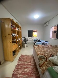 VENDO EXCELENTE CHÁCARA COM 3 SUITES NO ROBALO.