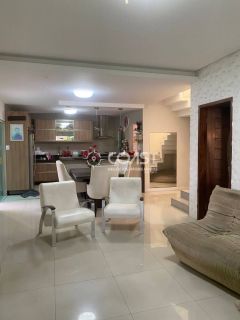 VENDO EXCELENTE CHÁCARA COM 3 SUITES NO ROBALO.