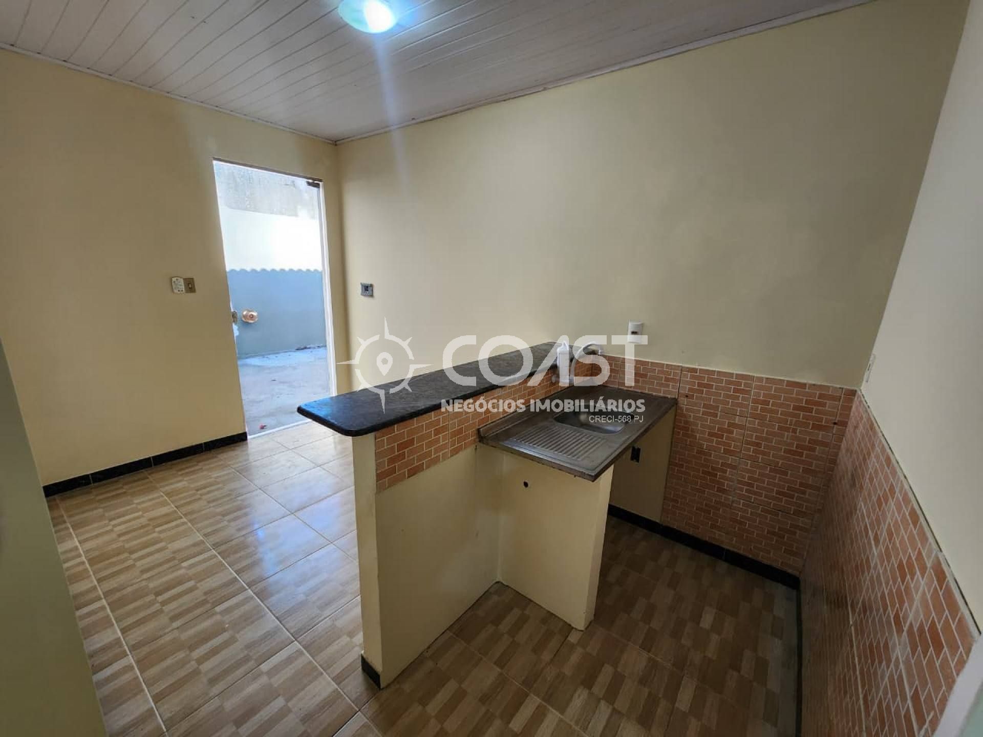 Alugo Kitnet Reformada e Mobiliada – Fácil Acesso a Serviços e Comércio R$ 1.000,00