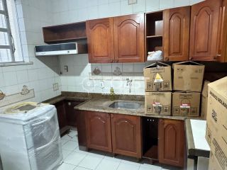 VENDO EXCELENTE CASA AMPLA COM 4 QUARTOS, SENDO 3 SUÍTES, EXCELENTE ESPAÇO