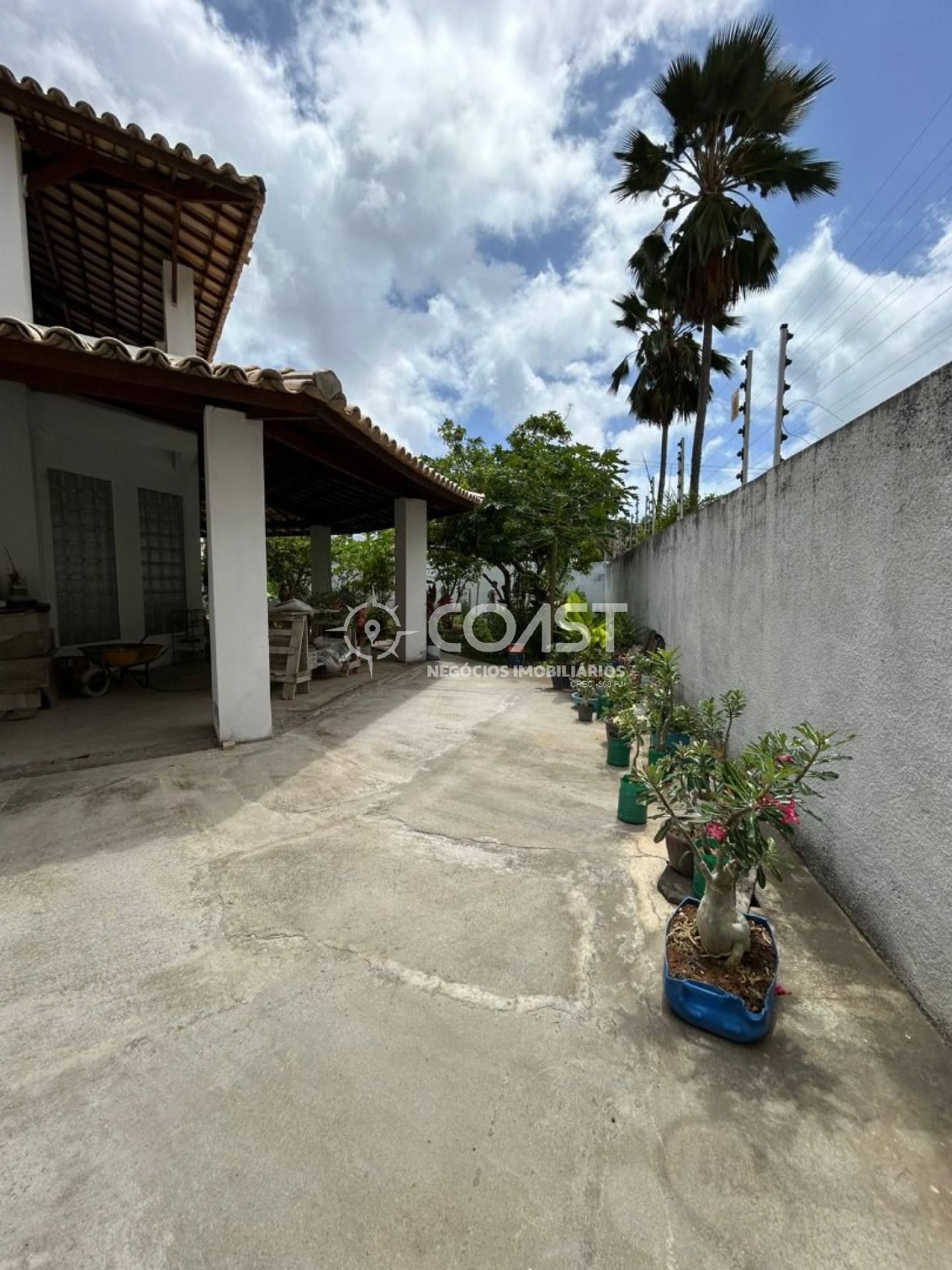 Mansão de Luxo na Atalaia com Unidades Independentes e Alto Potencial