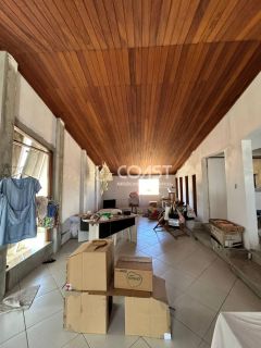 Mansão de Luxo na Atalaia com Unidades Independentes e Alto Potencial