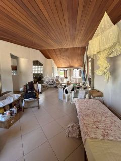 Mansão de Luxo na Atalaia com Unidades Independentes e Alto Potencial