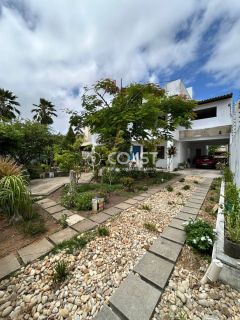 Mansão de Luxo na Atalaia com Unidades Independentes e Alto Potencial